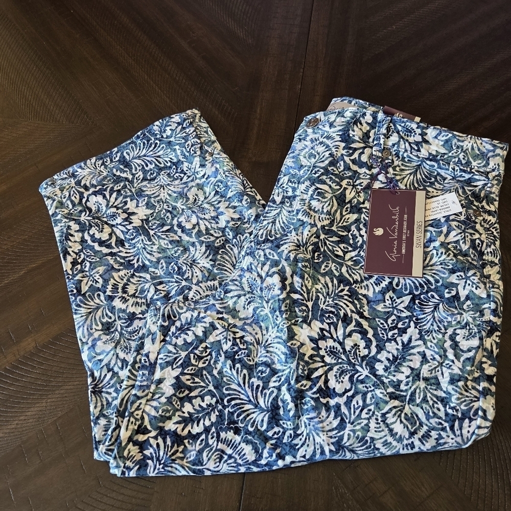 Capri Jeans Blue & White Floral Print - NWT Size 16 - Picture 2 of 10